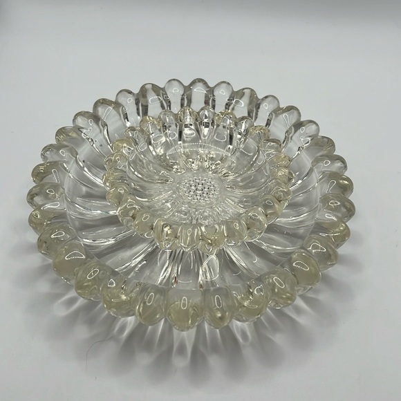 Hazel Atlas sunflower glass dish - Picture 2 of 8